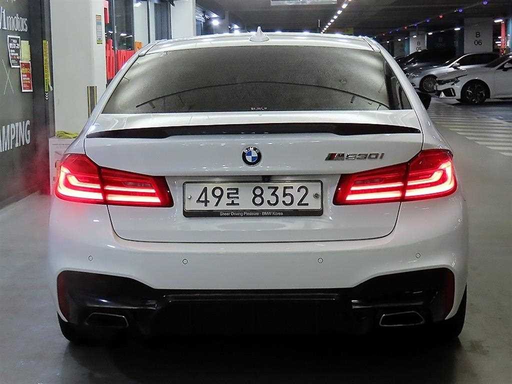 BMW 5시리즈 5시리즈 (G30) 530i M 스포츠 플러스 이미지 5