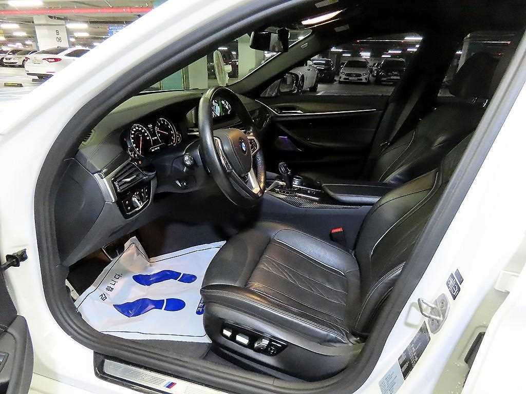 BMW 5시리즈 5시리즈 (G30) 530i M 스포츠 플러스 이미지 6