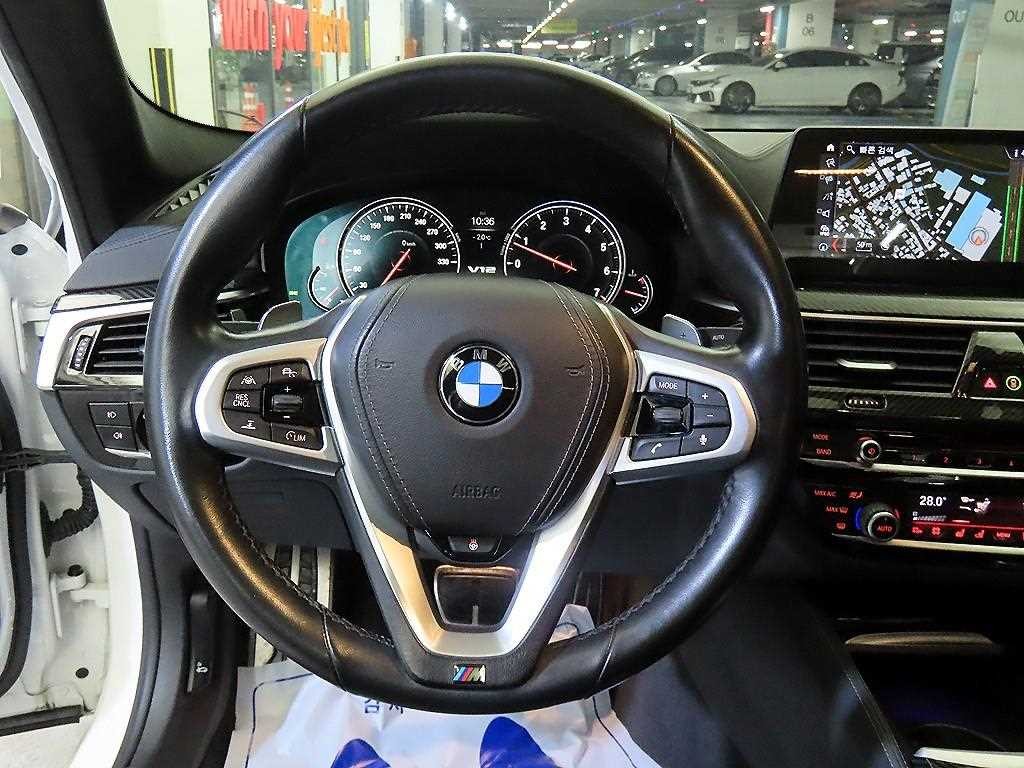 BMW 5시리즈 5시리즈 (G30) 530i M 스포츠 플러스 이미지 8