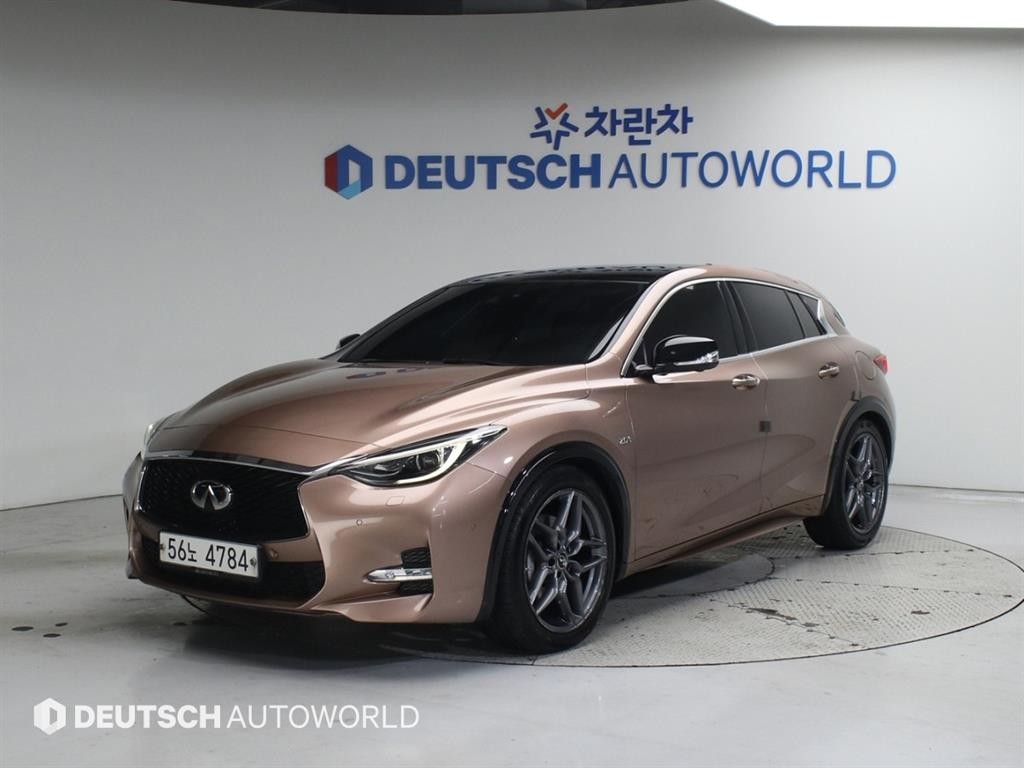 인피니티 Q Q30 2.0 익스클루시브 이미지 1