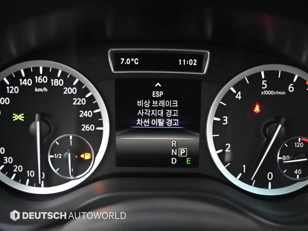 인피니티 Q Q30 2.0 익스클루시브 이미지 17