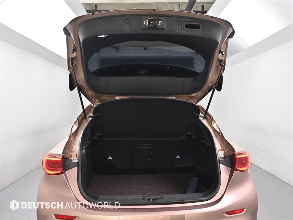 인피니티 Q Q30 2.0 익스클루시브 이미지 20
