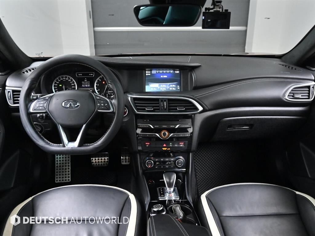 인피니티 Q Q30 2.0 익스클루시브 이미지 7