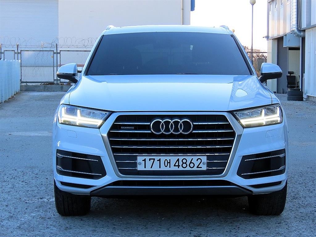 아우디 Q7 Q7 (4M) 45 TFSI 콰트로 이미지 1