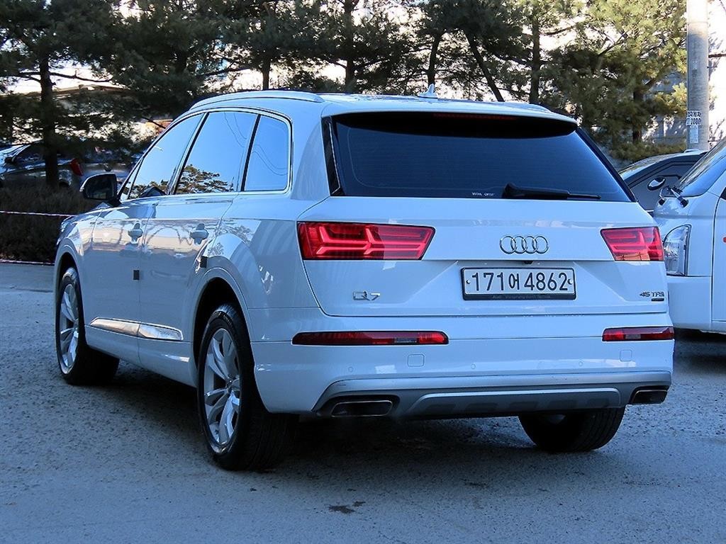 아우디 Q7 Q7 (4M) 45 TFSI 콰트로 이미지 3