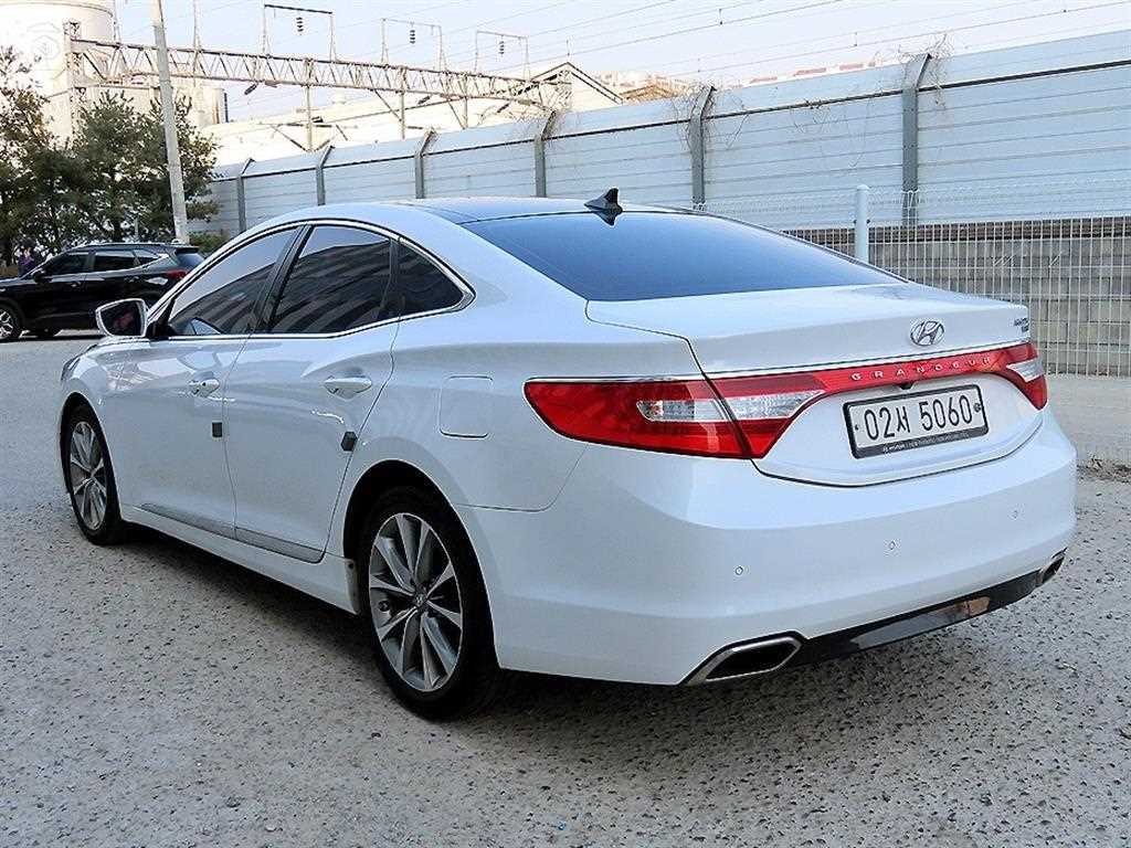 현대 그랜저 그랜저 HG HG220 PREMIUM 기본형 이미지 3