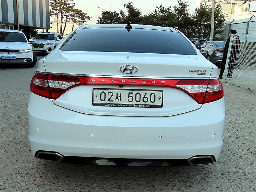 현대 그랜저 그랜저 HG HG220 PREMIUM 기본형 이미지 4