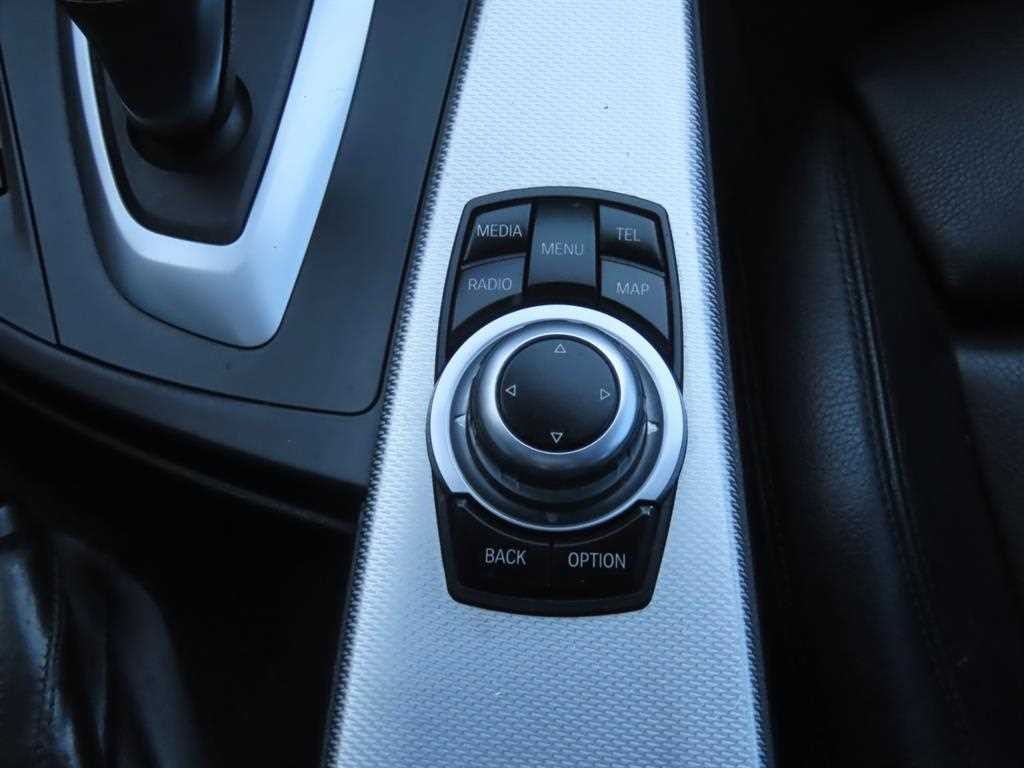 BMW 3시리즈 3시리즈 (F30) 320d xDRIVE 투어링 M 스포츠 이미지 14