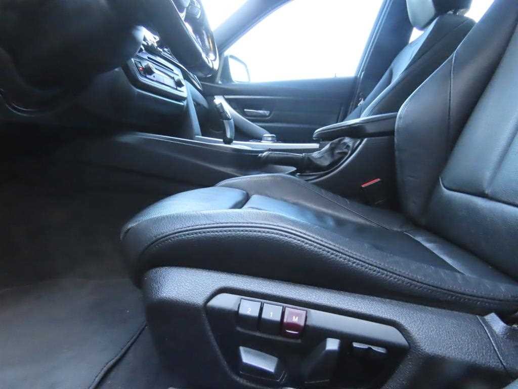 BMW 3시리즈 3시리즈 (F30) 320d xDRIVE 투어링 M 스포츠 이미지 15