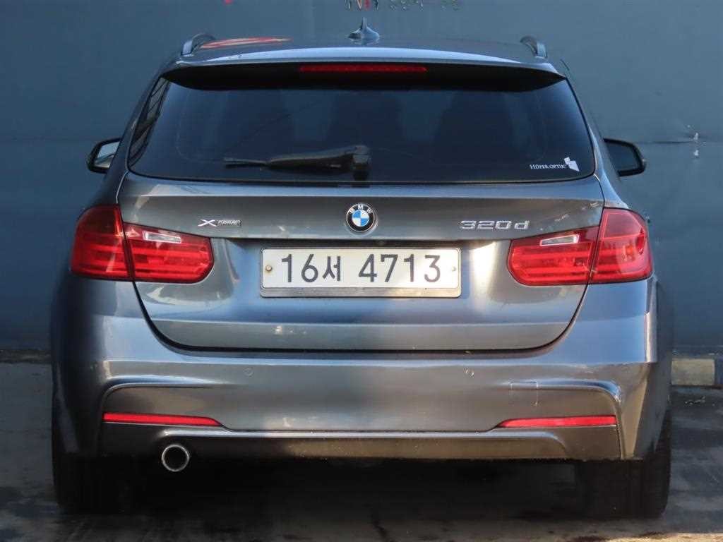 BMW 3시리즈 3시리즈 (F30) 320d xDRIVE 투어링 M 스포츠 이미지 4
