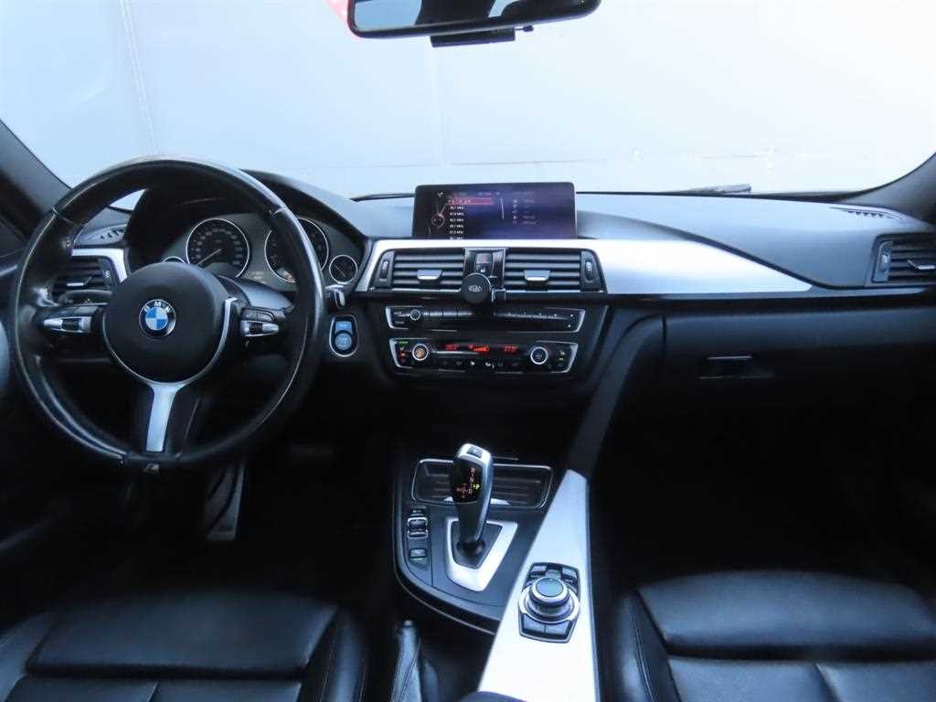 BMW 3시리즈 3시리즈 (F30) 320d xDRIVE 투어링 M 스포츠 이미지 6