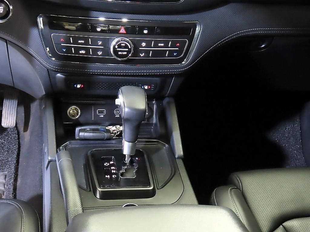 KG모빌리티(쌍용) 렉스턴 더 뉴 렉스턴 스포츠 디젤 2.2 4WD 프레스티지 이미지 12