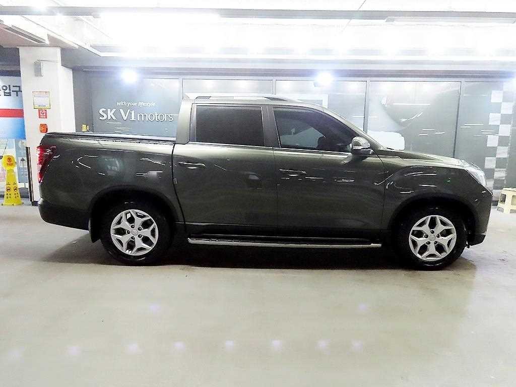 KG모빌리티(쌍용) 렉스턴 더 뉴 렉스턴 스포츠 디젤 2.2 4WD 프레스티지 이미지 3