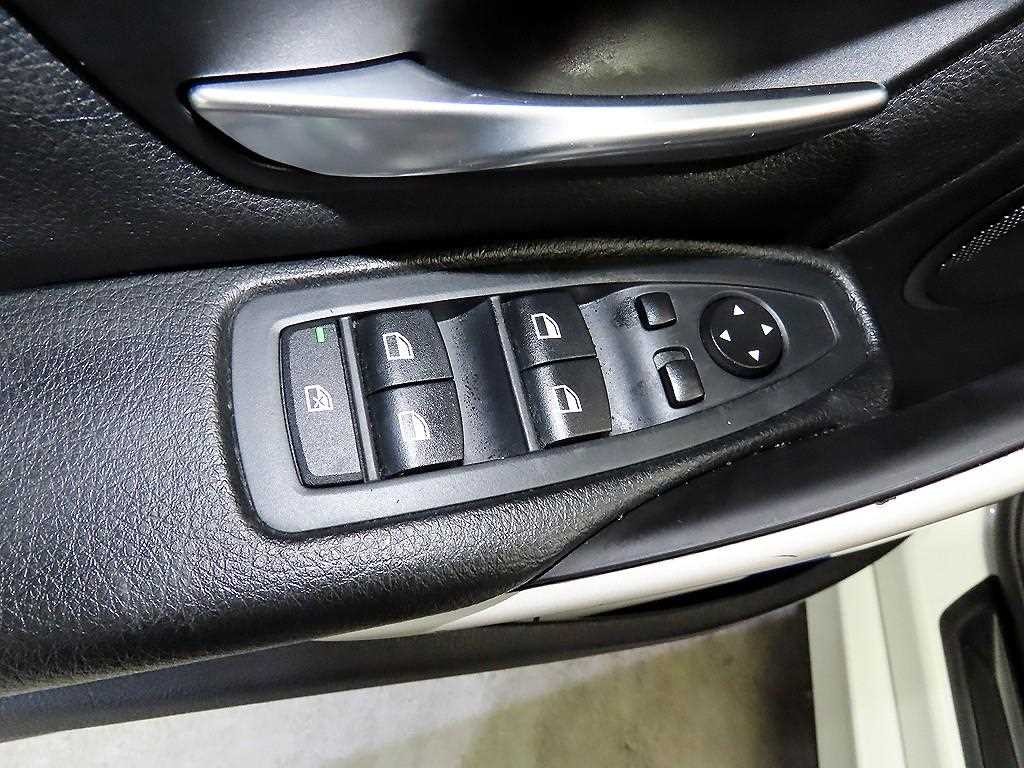 BMW 3시리즈 3시리즈 (F30) 320d ED에디션 이미지 13