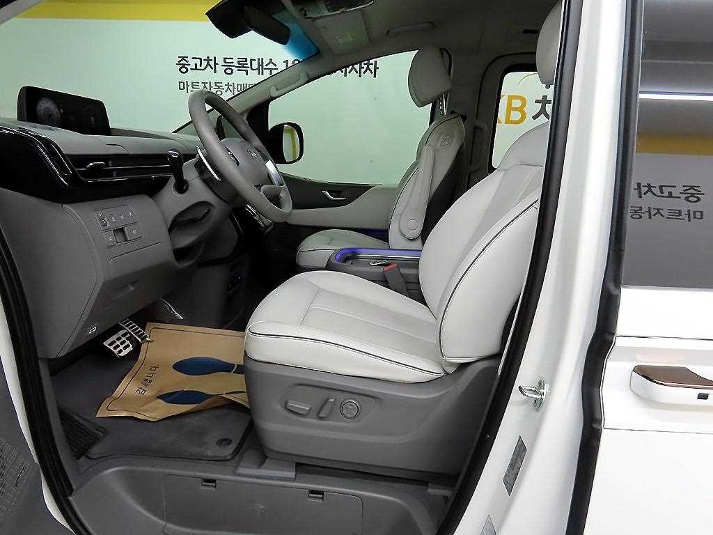 현대 스타리아 4WD 디젤 라운지 인스퍼레이션 9인승 이미지 5