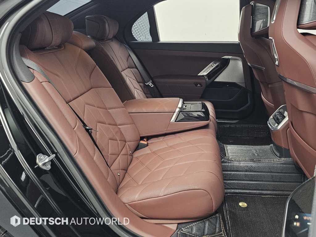 BMW 7시리즈 7시리즈 (G70) 740d xDrive M 스포츠 이미지 12