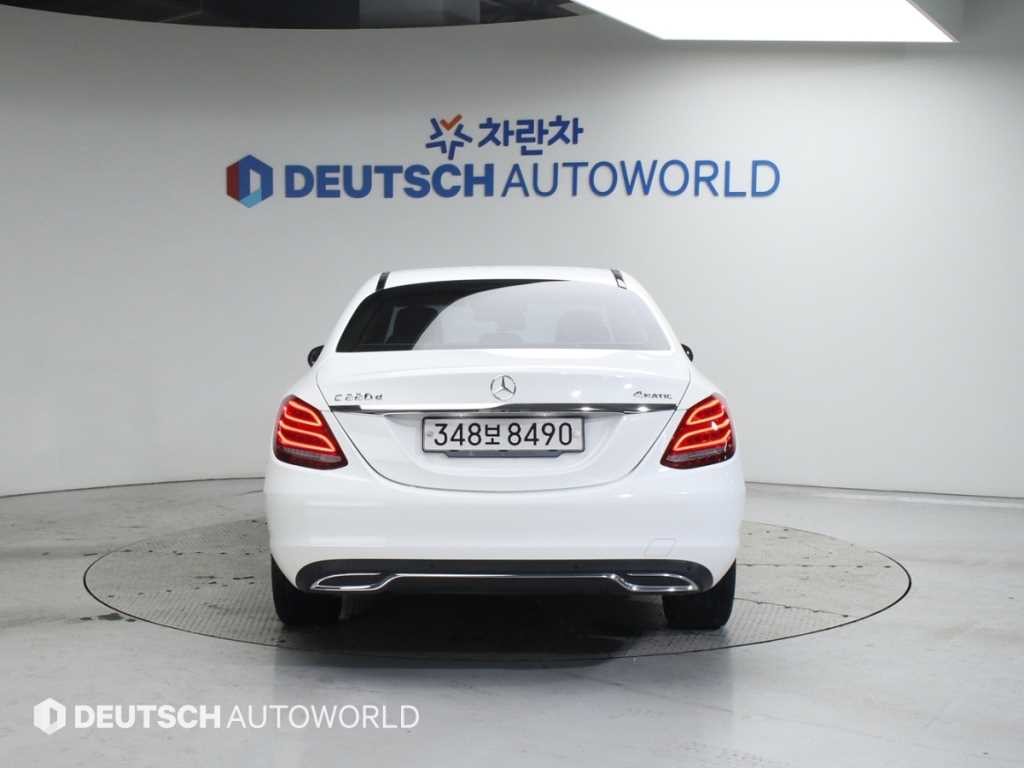 벤츠 C 클래스 C클래스 W205 C220 d 4MATIC 이미지 4