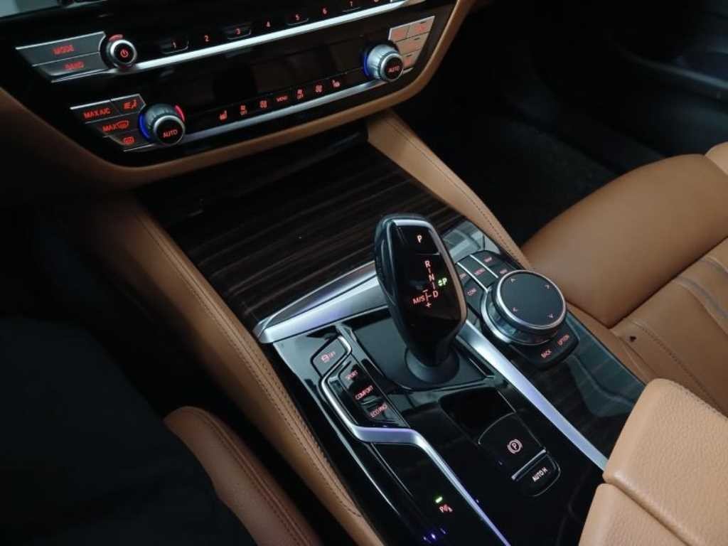 BMW 5시리즈 5시리즈 (G30) 520i 럭셔리 이미지 15