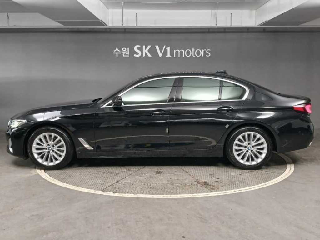 BMW 5시리즈 5시리즈 (G30) 520i 럭셔리 이미지 3