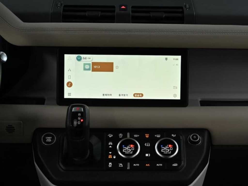 랜드로버 디펜더 디펜더 (L663) D240 SE 이미지 14