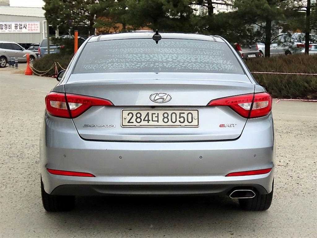 현대 쏘나타 LF 쏘나타 1.7 E-VGT 스마트 스페셜 이미지 4