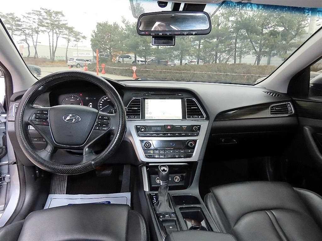 현대 쏘나타 LF 쏘나타 1.7 E-VGT 스마트 스페셜 이미지 7