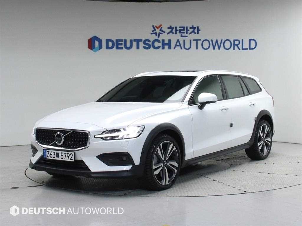 볼보 V60 V60 크로스 컨트리 2세대 2.0 B5 프로 AWD 이미지 1