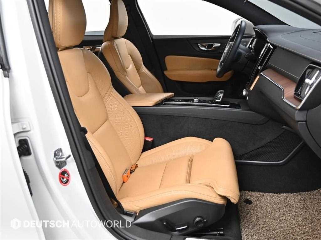 볼보 V60 V60 크로스 컨트리 2세대 2.0 B5 프로 AWD 이미지 10