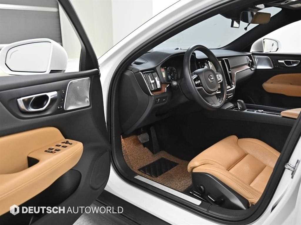 볼보 V60 V60 크로스 컨트리 2세대 2.0 B5 프로 AWD 이미지 11