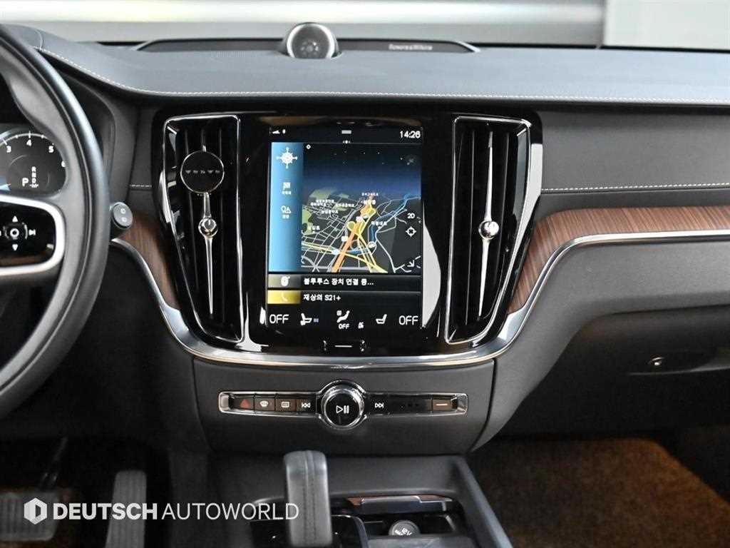볼보 V60 V60 크로스 컨트리 2세대 2.0 B5 프로 AWD 이미지 14