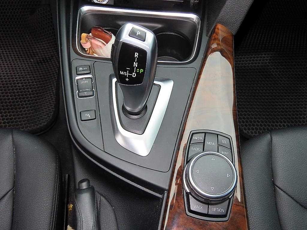 BMW 3시리즈 3시리즈 (F30) 320d 이미지 11