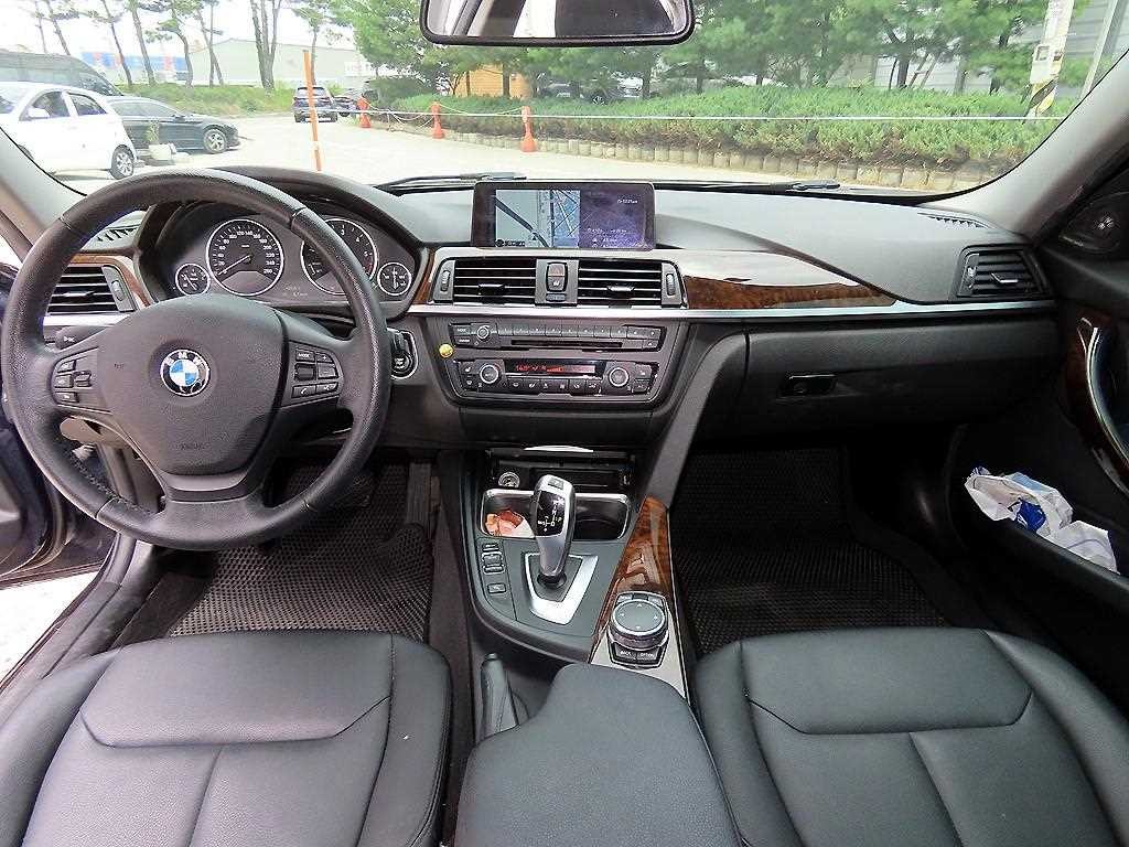 BMW 3시리즈 3시리즈 (F30) 320d 이미지 7