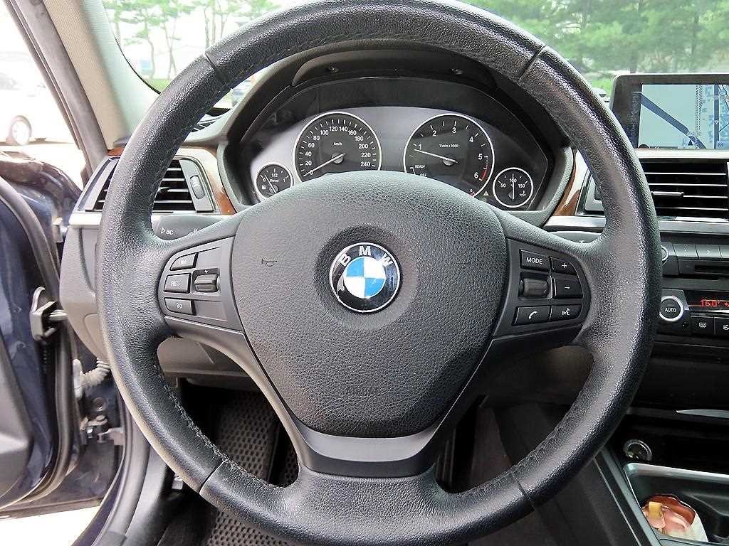 BMW 3시리즈 3시리즈 (F30) 320d 이미지 8