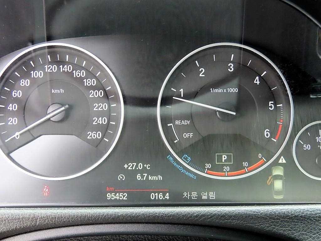 BMW 3시리즈 3시리즈 (F30) 320d 이미지 9