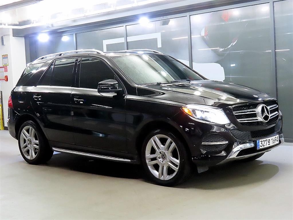벤츠 GLE 클래스 GLE 클래스 W166 GLE 350 d 4MATIC 이미지 1