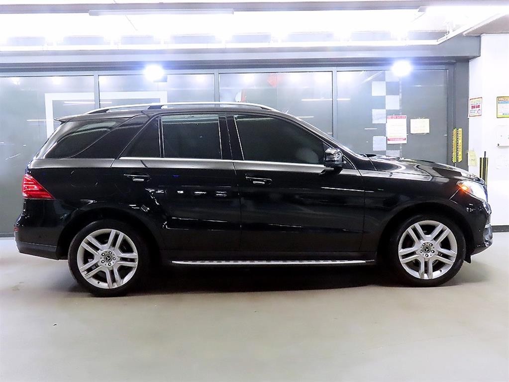 벤츠 GLE 클래스 GLE 클래스 W166 GLE 350 d 4MATIC 이미지 3