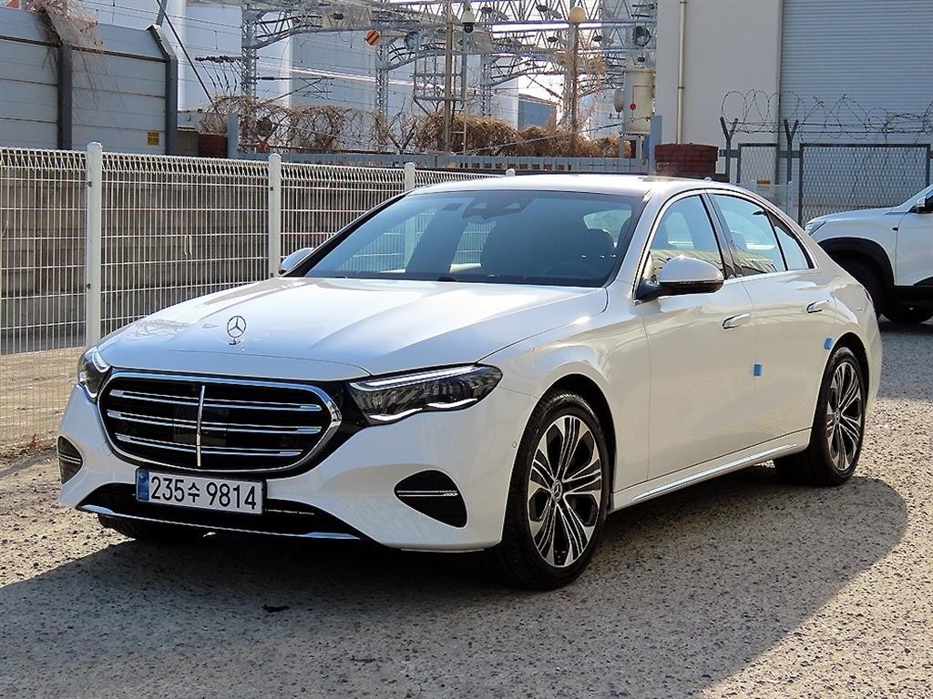 벤츠 E 클래스 E-클래스 W214 E350 e 4MATIC 익스클루시브 EQ 이미지 2