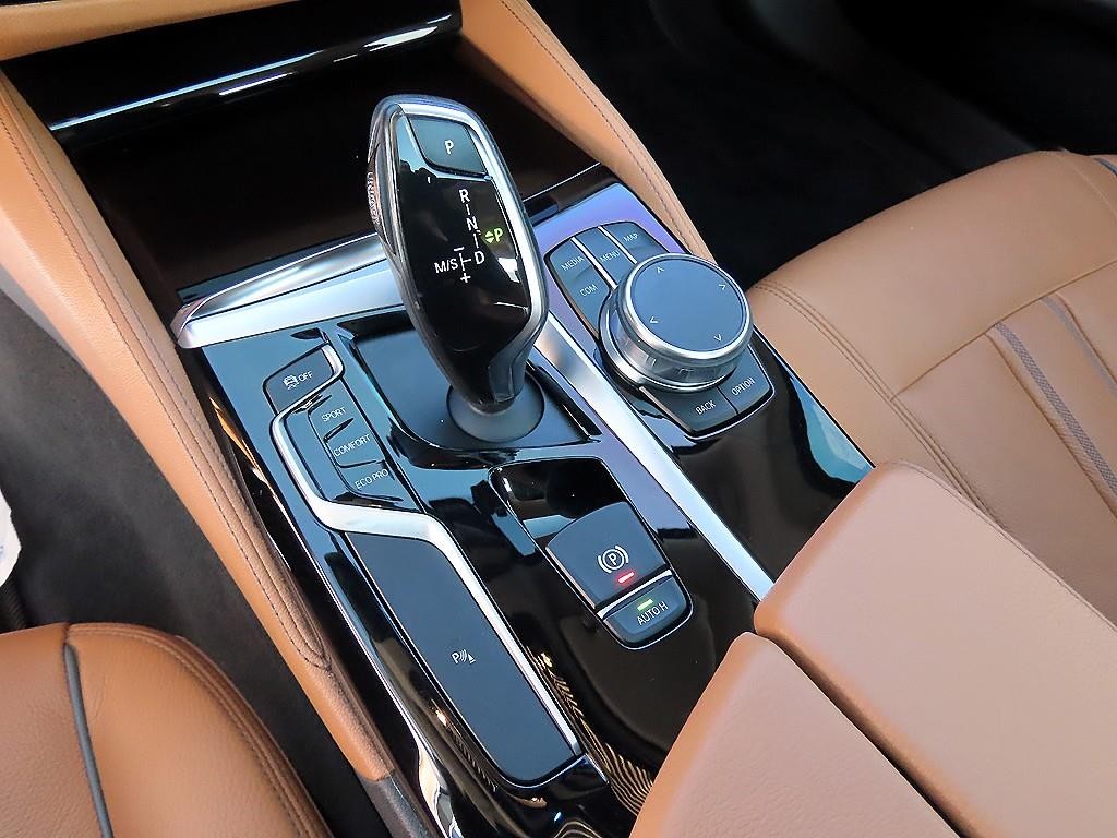 BMW 5시리즈 5시리즈 (G30) 520i 럭셔리 이미지 11