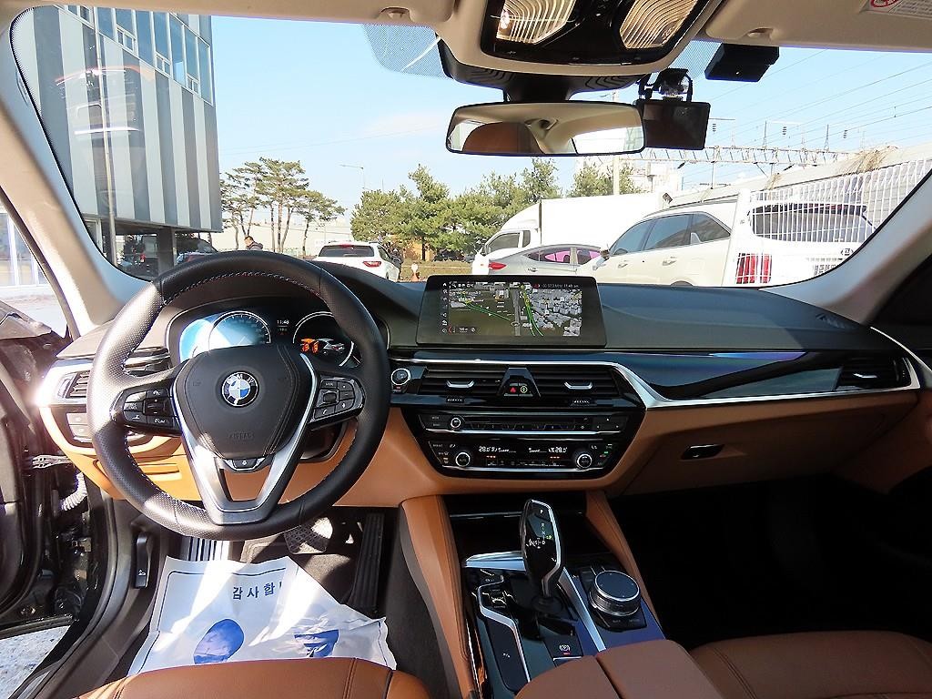 BMW 5시리즈 5시리즈 (G30) 520i 럭셔리 이미지 7