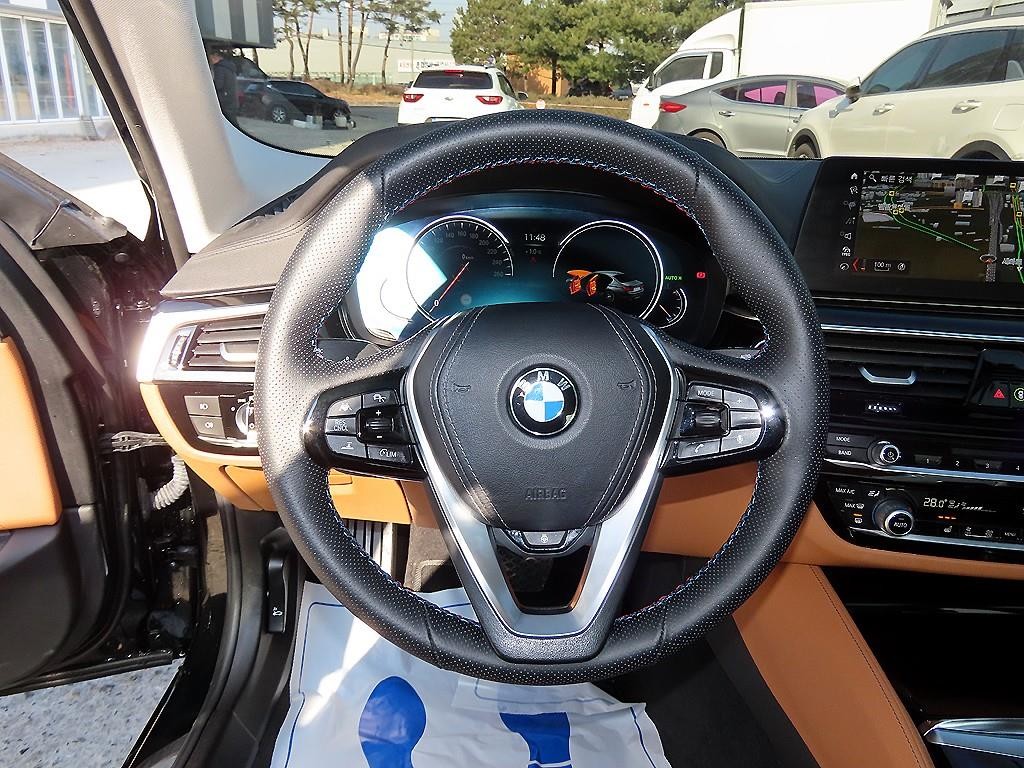BMW 5시리즈 5시리즈 (G30) 520i 럭셔리 이미지 8