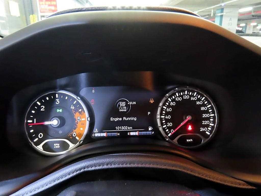 지프 레니게이드 2.0 디젤 론지튜드 AWD 이미지 9