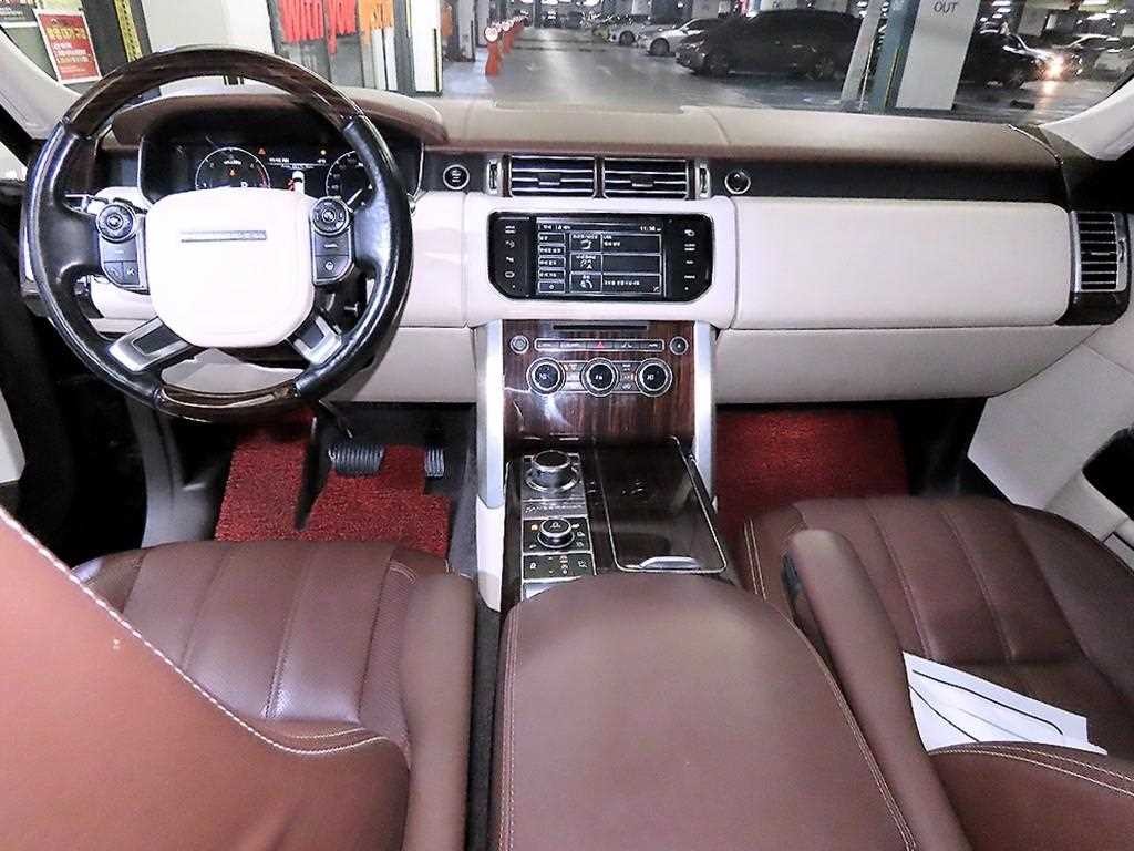 랜드로버 레인지로버 레인지로버 4세대 4.4 SDV8 VOGUE SE 디젤 이미지 9