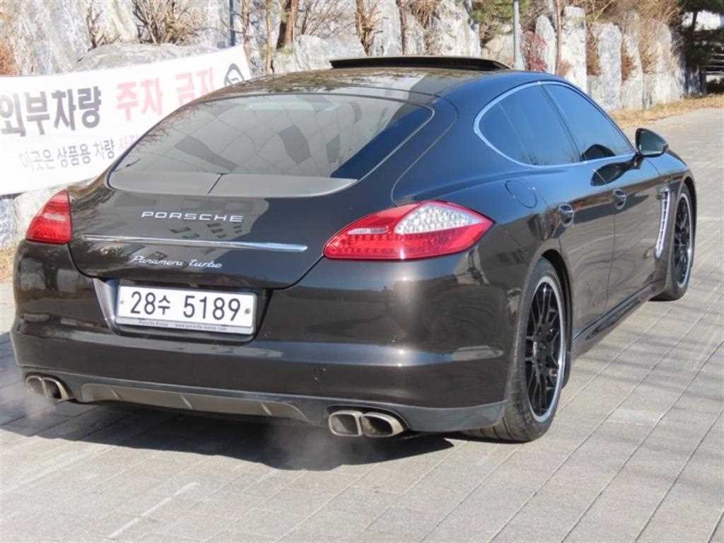 포르쉐 파나메라 4.8 터보 이미지 3