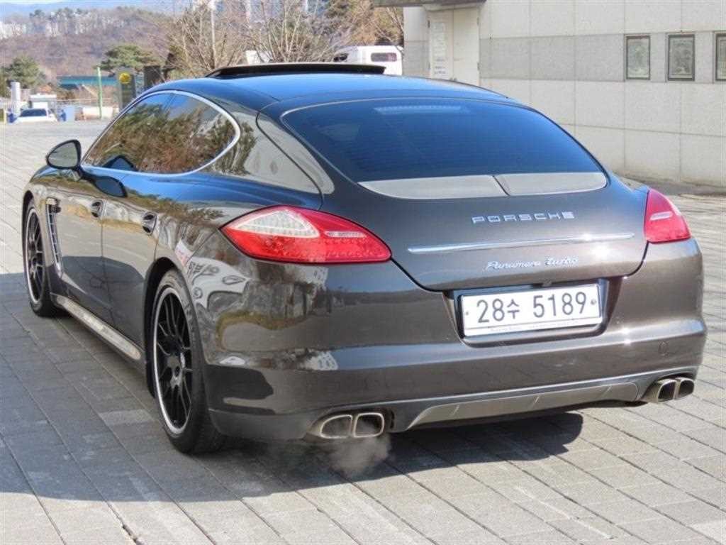 포르쉐 파나메라 4.8 터보 이미지 4