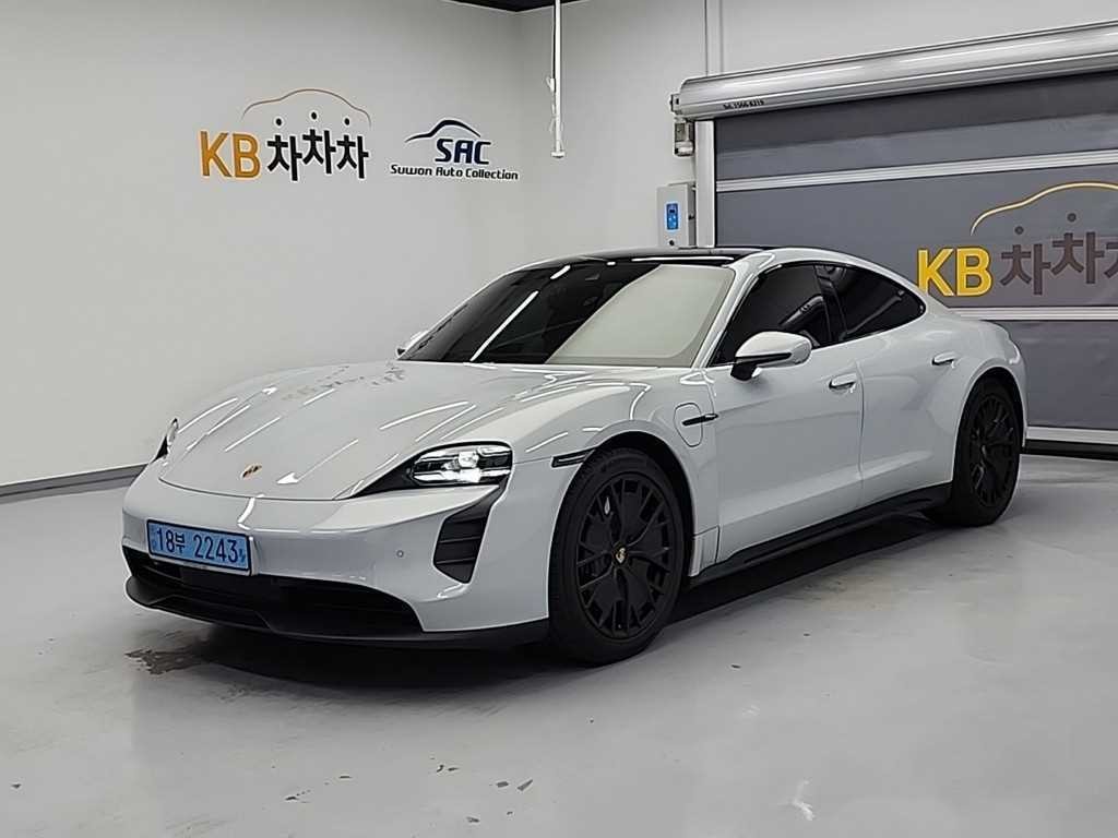 포르쉐 타이칸 GTS 이미지 2