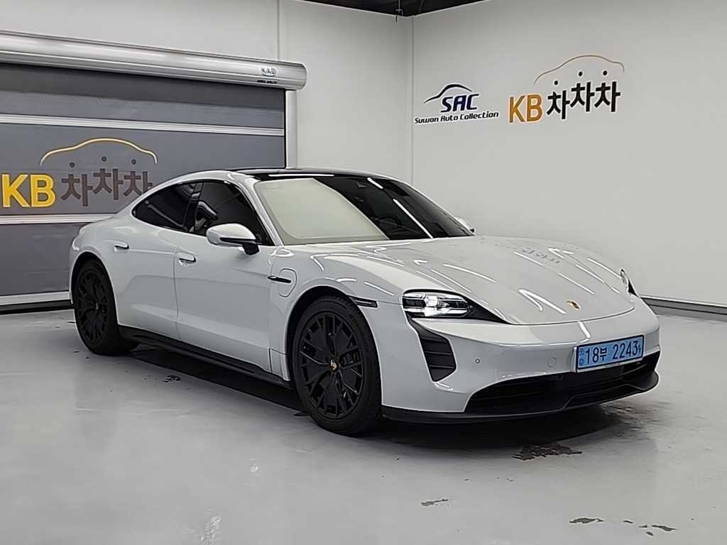 포르쉐 타이칸 GTS 이미지 4