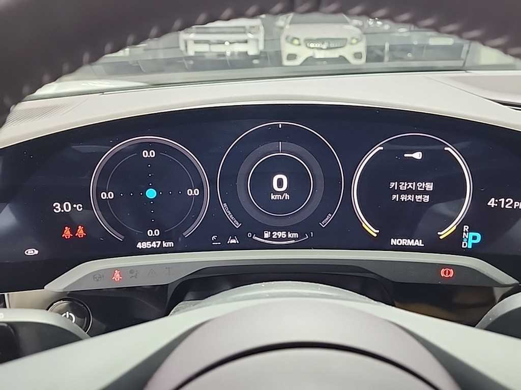 포르쉐 타이칸 GTS 이미지 6