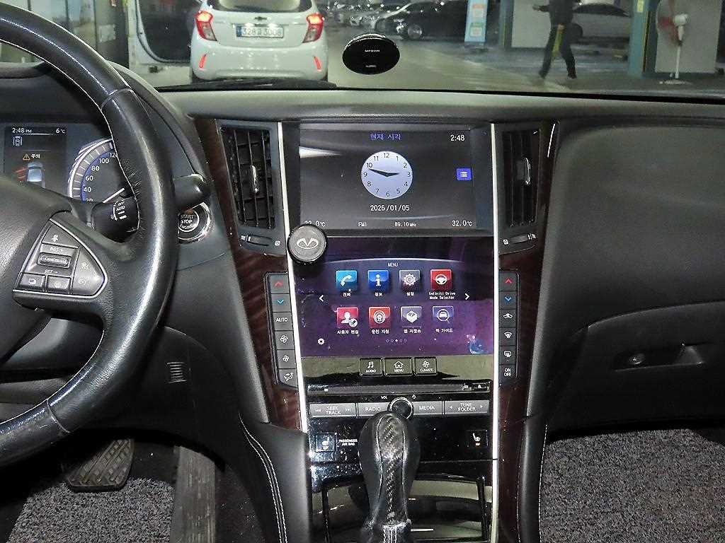 인피니티 Q Q50 2.2D 익스클루시브 이미지 11