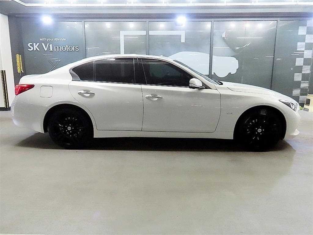 인피니티 Q Q50 2.2D 익스클루시브 이미지 3