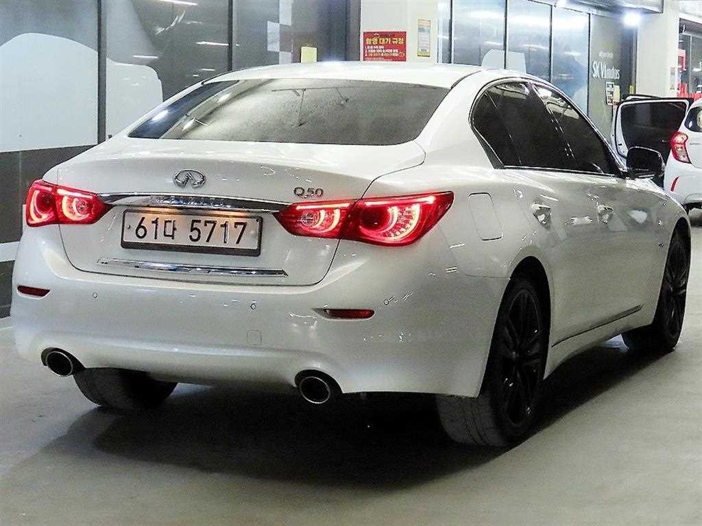 인피니티 Q Q50 2.2D 익스클루시브 이미지 4